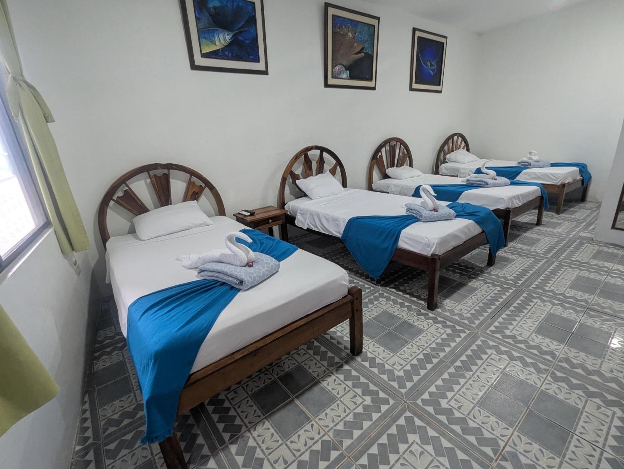 Hostal Gardner Puerto Ayora  Exterior photo